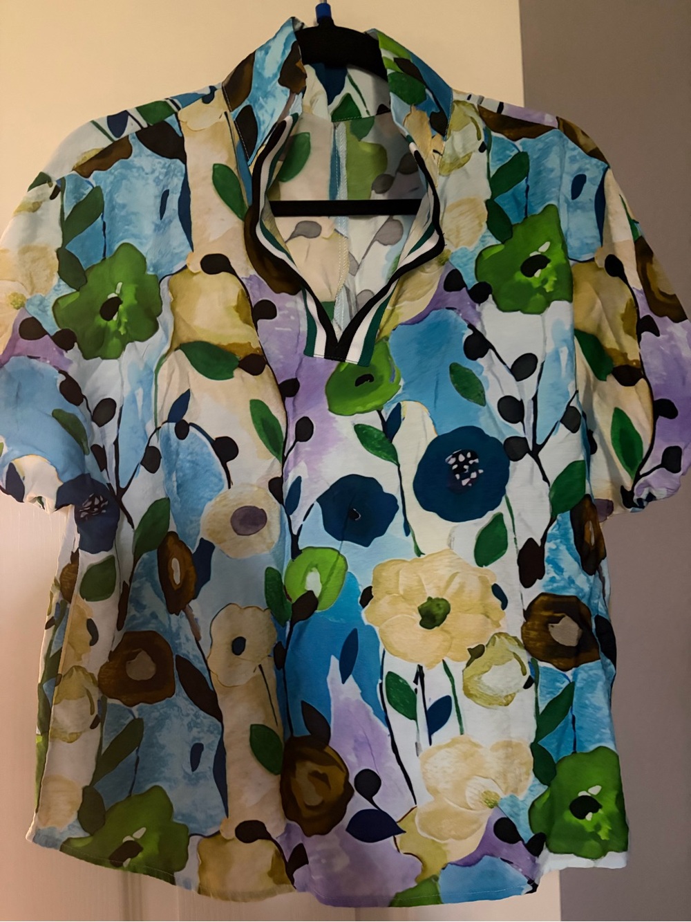 Blouse size M
